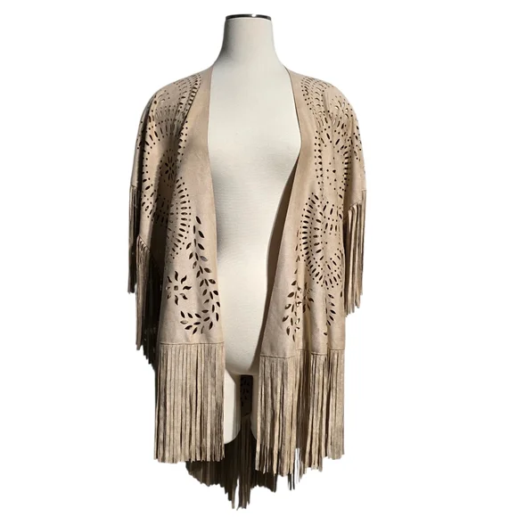 EUC PERSUN LASER CUT FRINGE FAUX SUEDE SHAWL WRAP OS - Picture 4 of 10